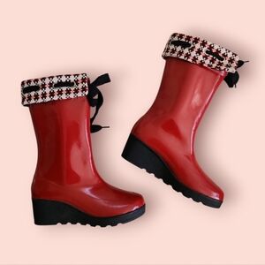 Sperry Red Gloss Boots with Patterned Cuff
